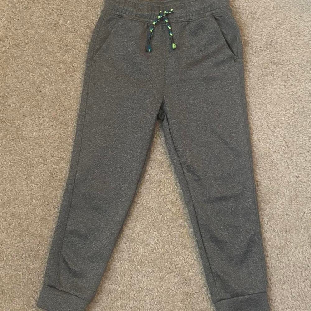 Cat jack gray joggers with drawstring waist and pockets size 5T